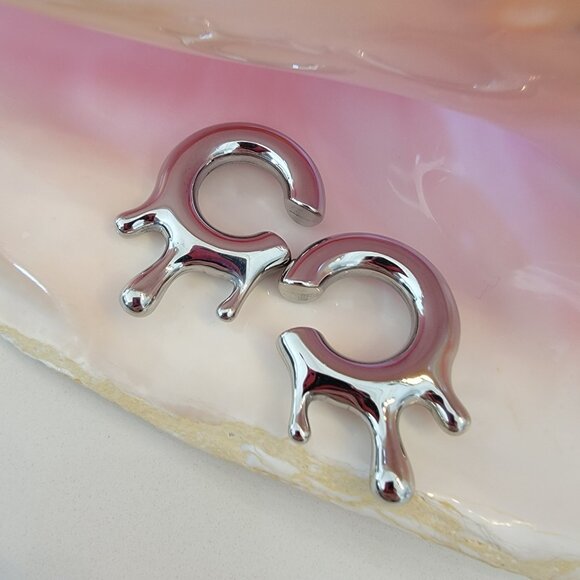 Pair Stainless Steel Ear Weights Hangers - Drip Design 0G - Picture 2 of 6